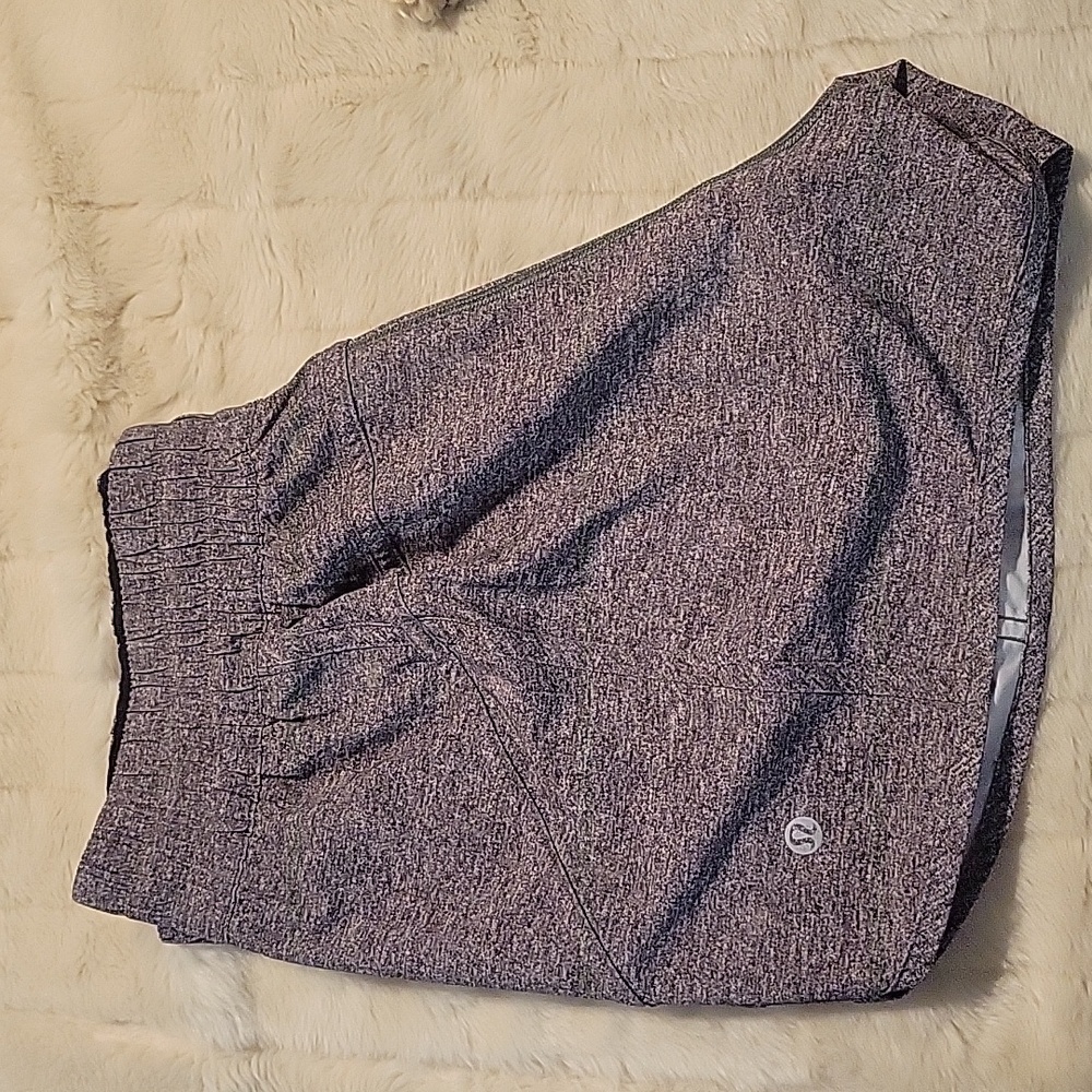 Lululemon tracker shorts no liner